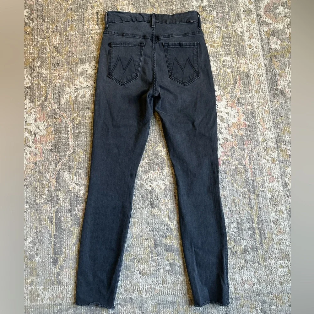 MOTHER The High Waisted Looker Ankle Fray Black Jeans Lighting Up Lanterns 26